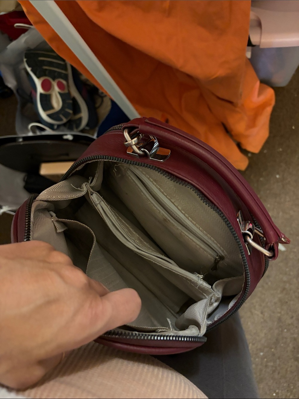 Inspired Bag in Burgundy - Picture 2 of 8